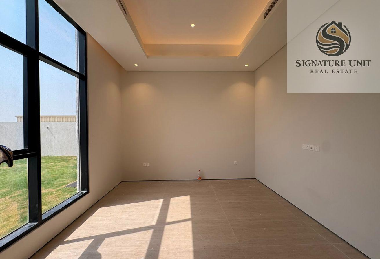 Brand New | 5BR Villa with Driver | 3 Parking photo 4
