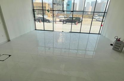 Shop - Studio - 1 Bathroom for rent in New Al Taawun Road - Al Taawun - Sharjah
