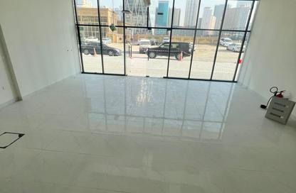 Shop - Studio - 1 Bathroom for rent in New Al Taawun Road - Al Taawun - Sharjah