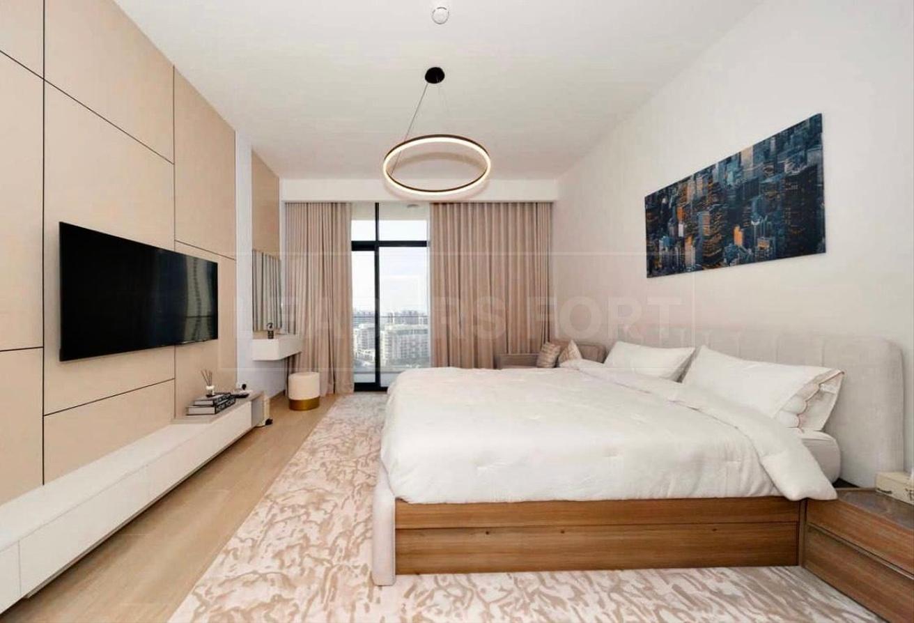 Fully Furnished | Beachfront Living | Vacant Now photo 5