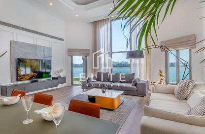 Villa - 5 - 6 for rent in Palm Jumeirah Frond L - Palm Jumeirah - Dubai Villa - 5 - 6 for rent in Palm Jumeirah Frond L - Palm Jumeirah - Dubai