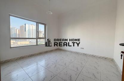 Apartment - 3 - 3 for rent in Safia Tower - Al Majaz 3 - Al Majaz - Sharjah