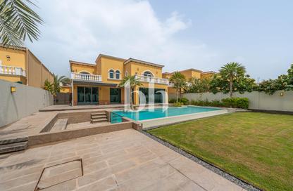 Villa - 5 Bedrooms - 5 Bathrooms for rent in District 4 - Jumeirah Park - Dubai