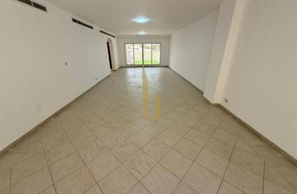 Villa - 4 Bedrooms - 4 Bathrooms for rent in Jumeirah 1 Villas - Jumeirah 1 - Jumeirah - Dubai