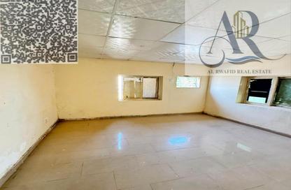 Labor Camp - Studio - 7+ Bathrooms for rent in SG 10 Building - Industrial Area 10 - Sharjah Industrial Area - Sharjah