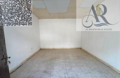 Labor Camp - Studio - 7+ Bathrooms for rent in SG 10 Building - Industrial Area 10 - Sharjah Industrial Area - Sharjah