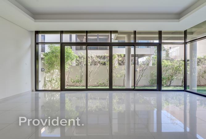 Corner Unit | Spacious Layout | Quiet Neighborhood photo 3