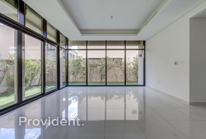 Corner Unit | Spacious Layout | Quiet Neighborhood photo 2