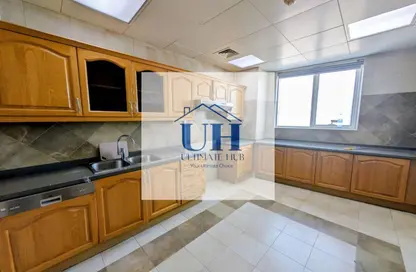 Apartment - 3 Bedrooms - 4 Bathrooms for rent in Mina Road - Tourist Club Area - Abu Dhabi