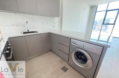 Apartment - 2 - 2 for rent in Fawad Azizi Residence - Dubai Healthcare City 2 - Al Jaddaf - Dubai