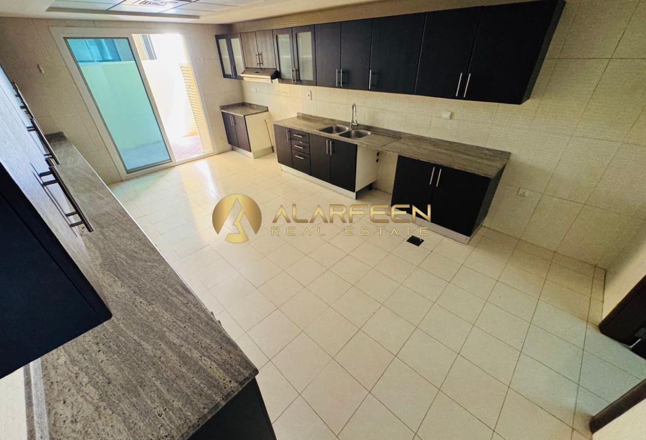 5 Bedroom | Compound Villa | Shared pool and Gym photo 6