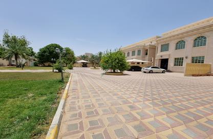 Villa - 5 Bedrooms - 6 Bathrooms for rent in Al Mnaizlah - Falaj Hazzaa - Al Ain