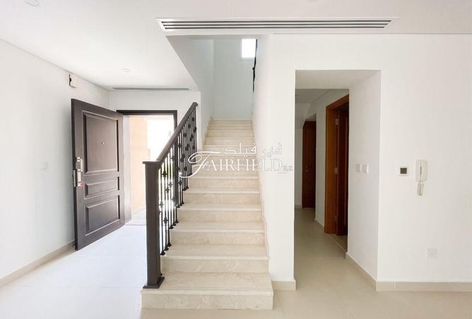 Exclusive| Spacious 3br + Maid | Avbl Mid Oct. photo 2
