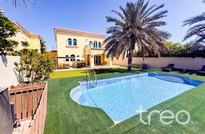 Villa - 3 Bedrooms - 4 Bathrooms for rent in District 6 - Jumeirah Park - Dubai