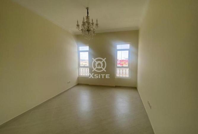 100867989 - Property Image 3