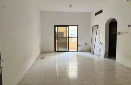 شقة - 1 حمام للايجار في مساكن كورنيش عجمان - طريق كورنيش عجمان - عجمان