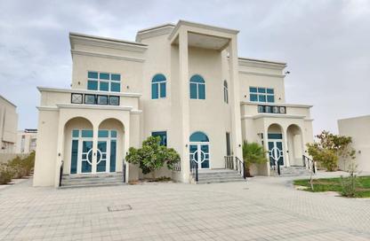 Villa - 5 Bedrooms - 7 Bathrooms for rent in Nad Al Sheba 4 - Nad Al Sheba - Dubai