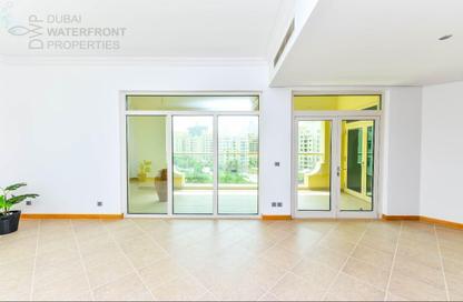 Apartment - 3 Bedrooms - 3 Bathrooms for rent in Al Sultana - Shoreline Apartments - Palm Jumeirah - Dubai