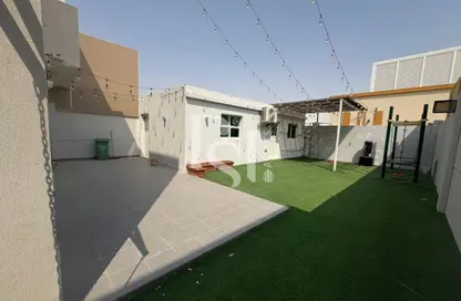 Villa - 2 Bedrooms - 4 Bathrooms for sale in Contemporary Style - Al Reef Villas - Al Reef - Abu Dhabi Villa - 2 Bedrooms - 4 Bathrooms for sale in Contemporary Style - Al Reef Villas - Al Reef - Abu Dhabi