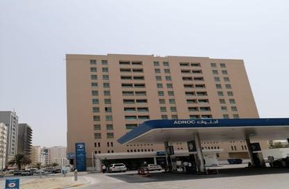 Apartment - 2 Bedrooms - 2 Bathrooms for rent in Al Qulaya'ah - Al Sharq - Sharjah