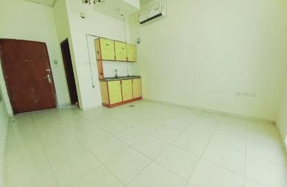 Apartment - Studio - 1 for rent in Fire Station Road - Muwaileh - Sharjah Apartment - Studio - 1 for rent in Fire Station Road - Muwaileh - Sharjah