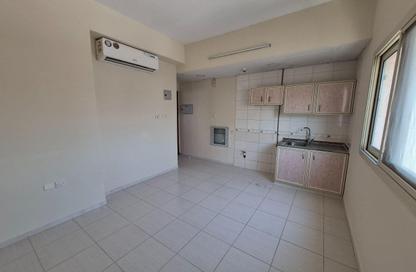 Apartment - Studio - 1 Bathroom for rent in Fire Station Road - Muwaileh - Sharjah