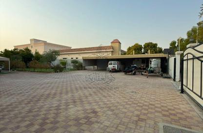 Villa - 5 - 7+ for sale in Al Riqaibah - Al Suyoh - Sharjah