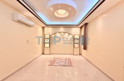 Apartment - 3 Bedrooms - 3 Bathrooms for rent in Hai Al Wadi - Al Jimi - Al Ain