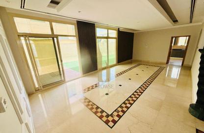 Villa - 5 Bedrooms - 5 Bathrooms for rent in Jumeirah 1 Villas - Jumeirah 1 - Jumeirah - Dubai Villa - 5 Bedrooms - 5 Bathrooms for rent in Jumeirah 1 Villas - Jumeirah 1 - Jumeirah - Dubai