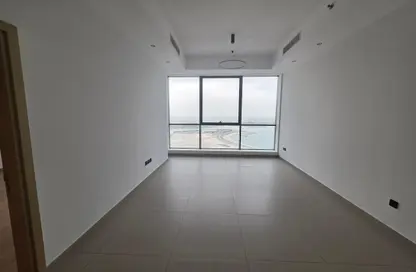 شقة - غرفة نوم - 2 حمامات للبيع في برج لا بلاج - الممزر - الشارقة - الشارقة