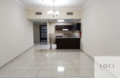 شقة - 2 غرف نوم - 2 حمامات للايجار في برج ربيعة - مجان - دبي لاند - دبي