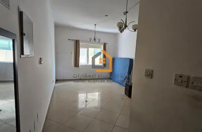 Apartment - 1 Bathroom for rent in Al Khan 9 building - Al Khan - Sharjah