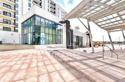Apartment - 1 - 1 for sale in Waters Edge - Yas Island - Abu Dhabi
