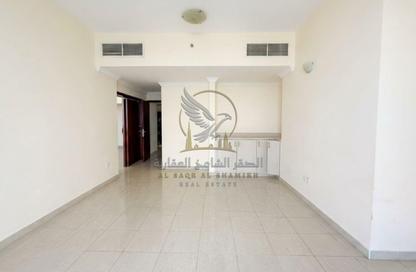 Apartment - 3 - 5 for rent in Al Majaz 3 - Al Majaz - Sharjah