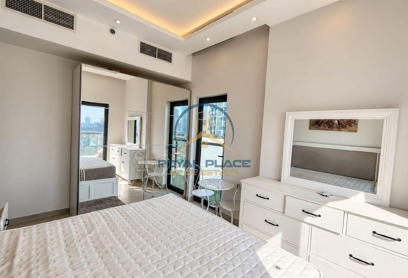 Fully Furnished |Near Exit | Corner Unit photo 2