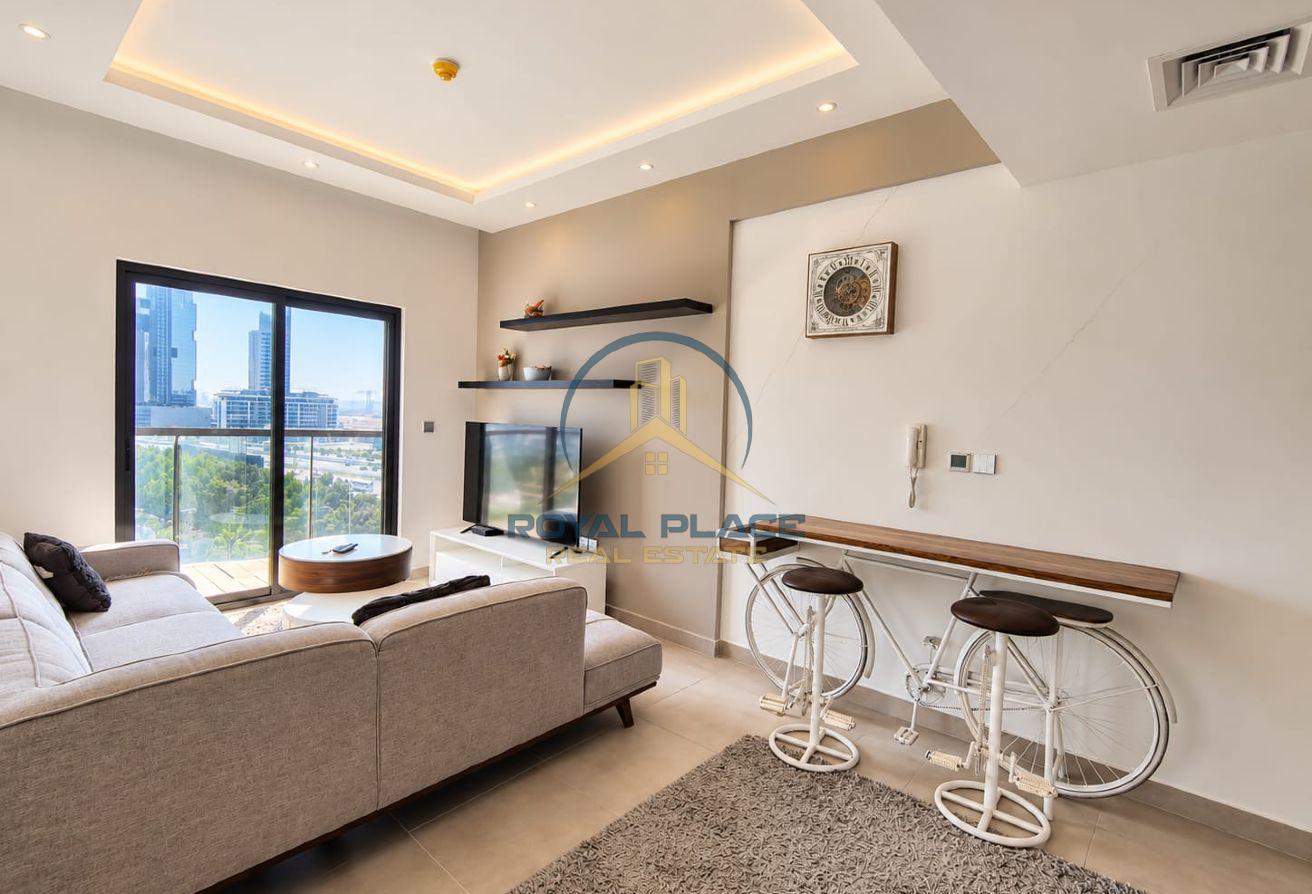 Fully Furnished |Near Exit | Corner Unit photo 4