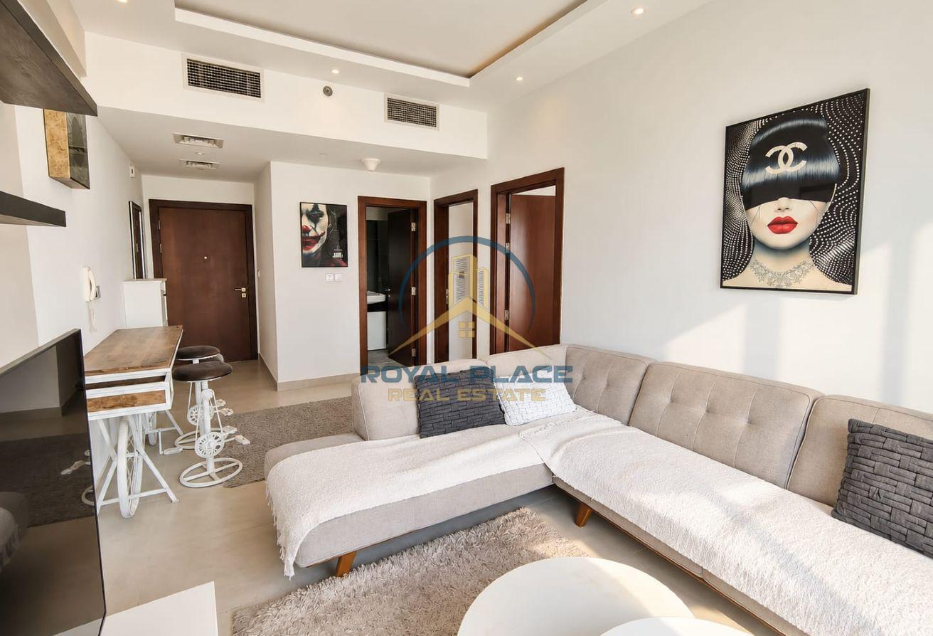 Fully Furnished |Near Exit | Corner Unit photo 5