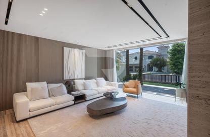 Villa - 5 - 6 for sale in Garden Homes Frond M - Garden Homes - Palm Jumeirah - Dubai
