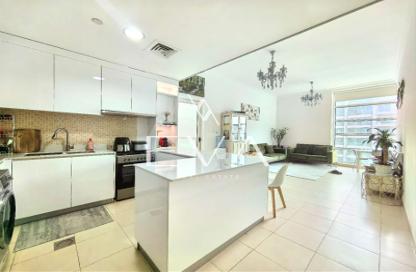 Apartment - 2 - 2 for rent in Mayfair Tower - Business Bay - Dubai