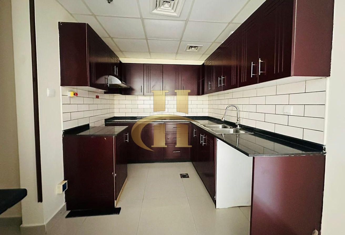 Vacant Soon | Huge Apartment | Closed Kitchen photo 3