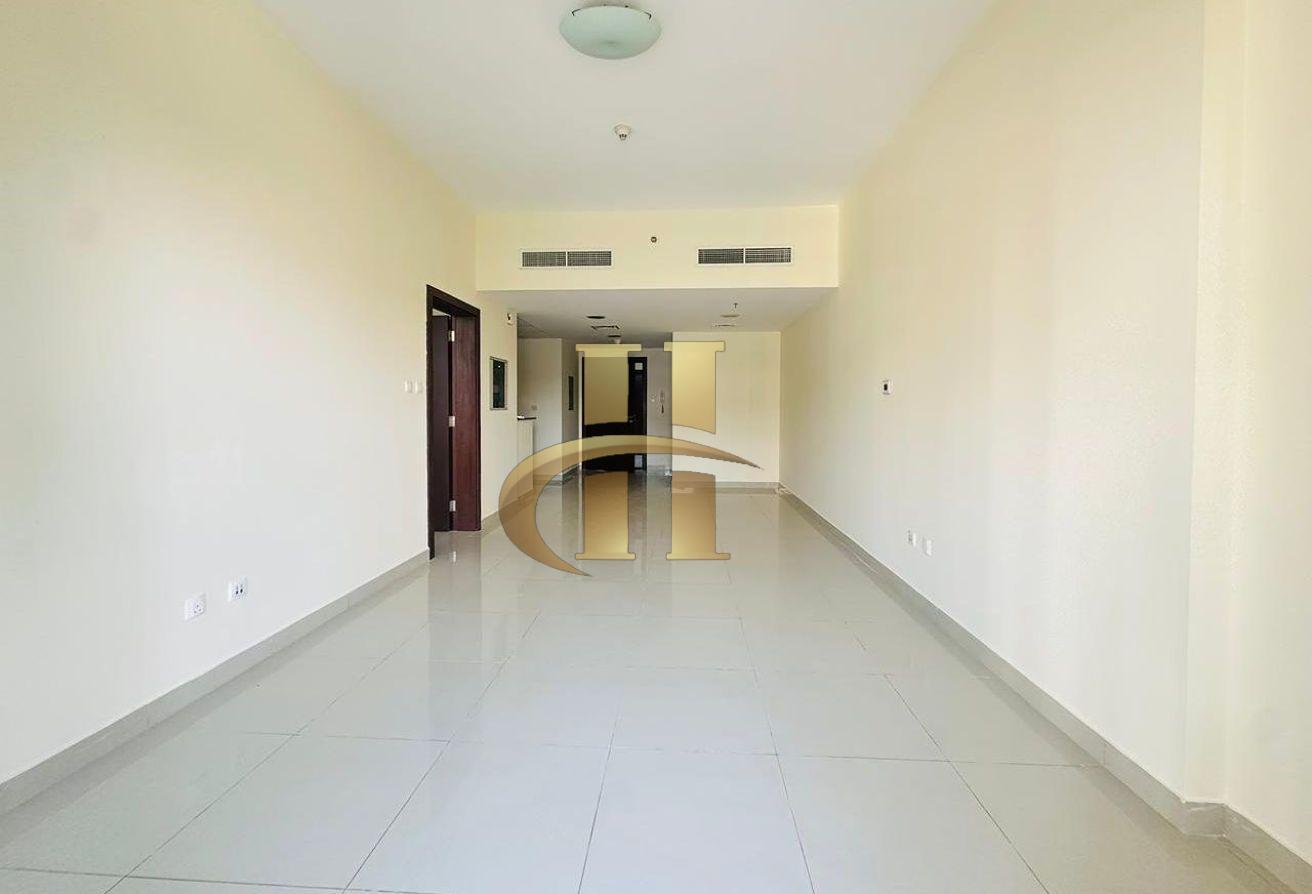 Vacant Soon | Huge Apartment | Closed Kitchen photo 7