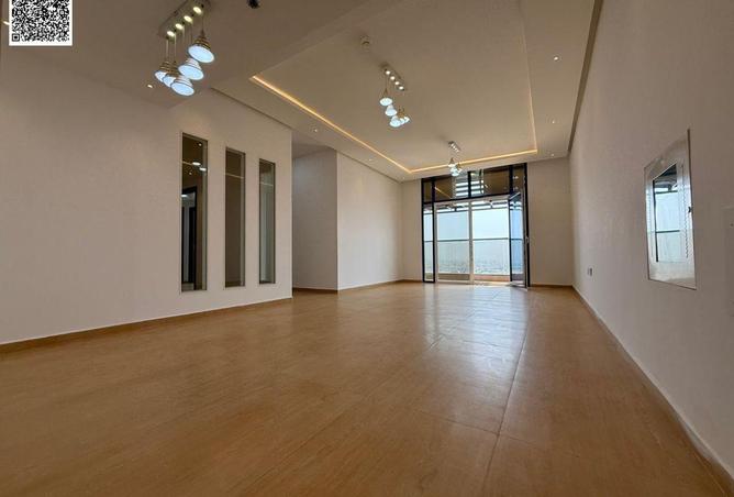 2OlwKD0Ei1Y - Property Main Image