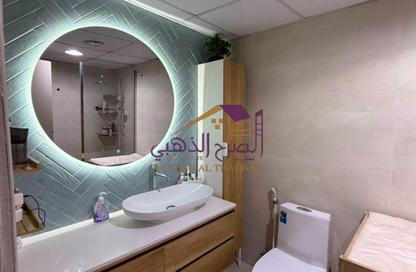 Apartment - 2 Bedrooms - 3 Bathrooms for rent in Al Dana Tower - Al Majaz 3 - Al Majaz - Sharjah Apartment - 2 Bedrooms - 3 Bathrooms for rent in Al Dana Tower - Al Majaz 3 - Al Majaz - Sharjah