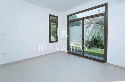 Townhouse - 4 - 4 for rent in Noor Townhouses - Town Square - Dubai