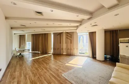 مكتب - غرفة نوم - 1 حمام للايجار في برج بارك لين - الخليج التجاري - دبي