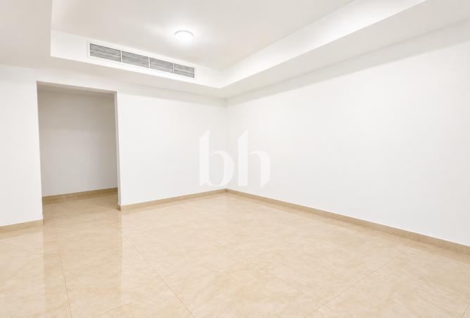 2-bed villa in Springs 11 · Upgraded · Maid's room — photo 3