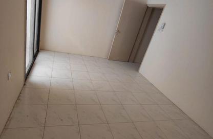 Apartment - 1 Bedroom - 1 Bathroom for rent in Qasimia 10 building - Al Mahatta - Al Qasimia - Sharjah