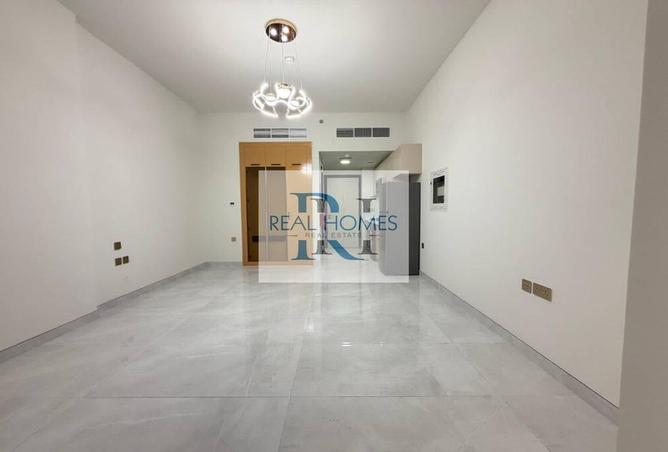 76967561 - Property Image 2