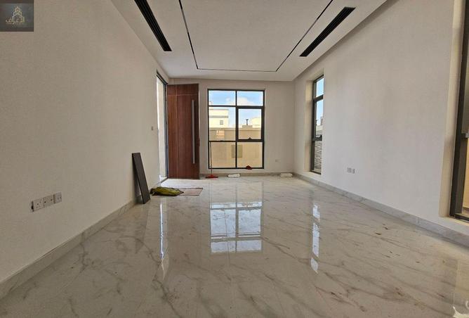 73432367 - Property Image 3