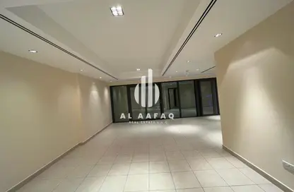 Apartment - 3 Bedrooms - 5 Bathrooms for rent in Al Khan Corniche - Al Khan - Sharjah